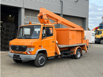 Platform udara yang dipasang di truk MERCEDES-BENZ Vario