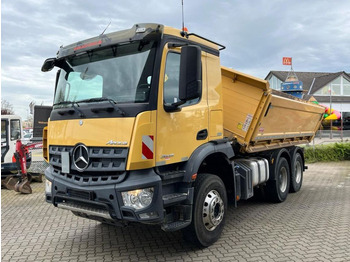 Truk jungkit MERCEDES-BENZ Arocs 2643