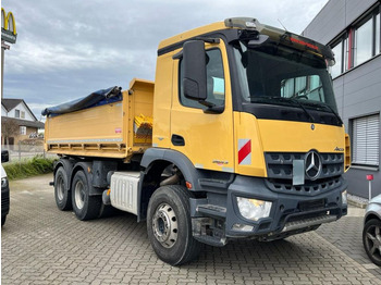 Truk jungkit Mercedes-Benz Arocs 2643 K 6x4 3-Achs Kipper Blatt/Blatt, AP A: gambar 2