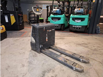 Truk pallet CROWN