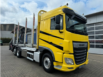 Truk logging DAF XF 530