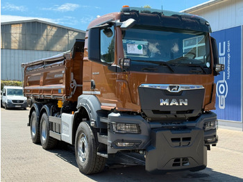 Truk jungkit MAN TGS 33.440