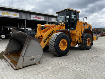 Wheel loader HYUNDAI