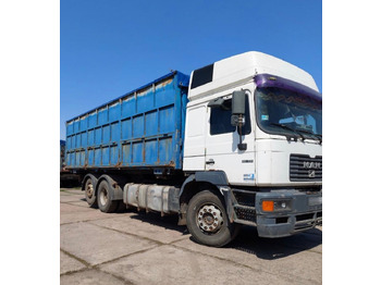 Truk flatbed MAN 26.414