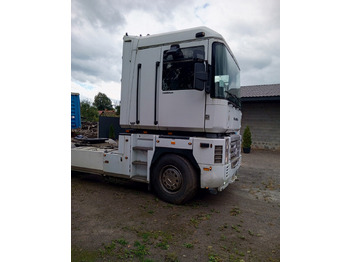 Tractor head RENAULT Magnum 440