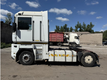 Tractor head RENAULT Magnum 440