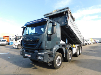 Truk jungkit IVECO