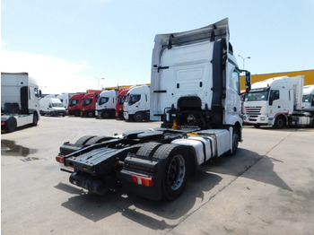Tractor head Mercedes Actros 1842: gambar 3