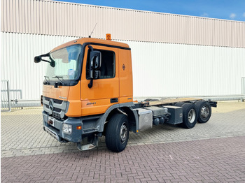 Truk sasis MERCEDES-BENZ Actros 2541