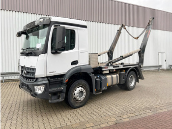 Truk skip loader MERCEDES-BENZ Arocs 1830