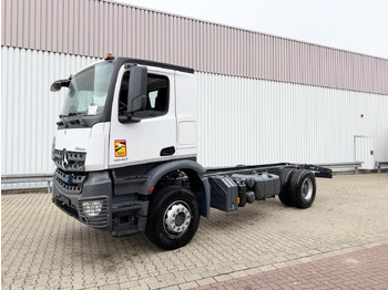 Truk sasis MERCEDES-BENZ Arocs 1840