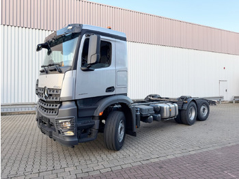 Truk sasis MERCEDES-BENZ Arocs