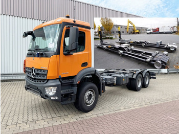 Truk sasis MERCEDES-BENZ Arocs