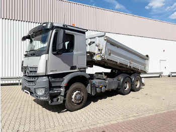 Truk jungkit MERCEDES-BENZ Arocs 2643