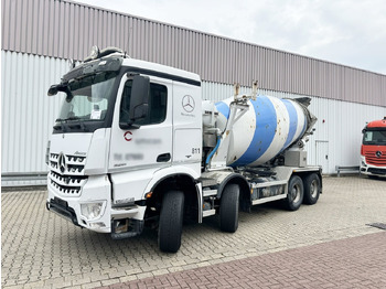 Truk pengaduk beton LIEBHERR