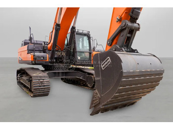 Ekskavator perayap DEVELON