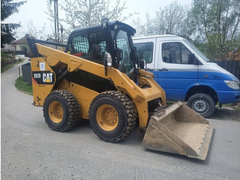 Skid steer CATERPILLAR