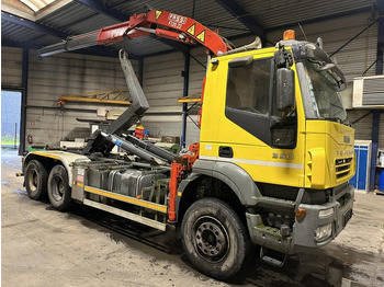 Hook lift IVECO Trakker
