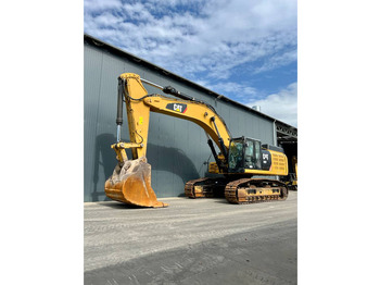 Ekskavator perayap CATERPILLAR 352F
