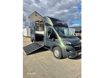 Truk pengangkut kuda BANNERT