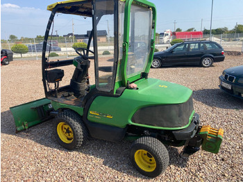 Traktor JOHN DEERE