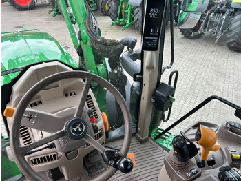 Traktor John Deere 6155M: gambar 3