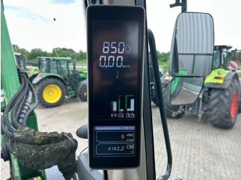 Traktor John Deere 6155M: gambar 2