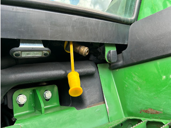 Traktor John Deere 6155R: gambar 3