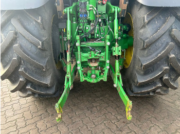 Traktor John Deere 6215R: gambar 5