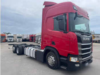 Truk dengan terpal samping SCANIA R 450