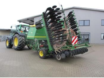 Bor benih John Deere 740 A Isobus: gambar 2