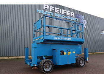 Scissor lifts GENIE