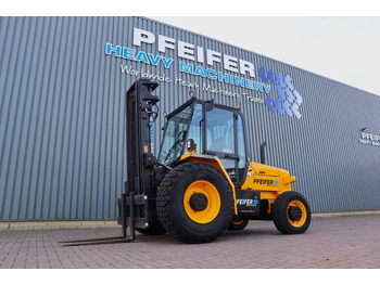 Forklift medan kasar JCB