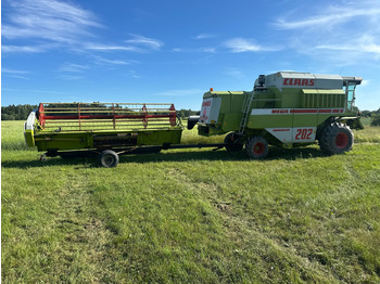 Pemanen gabungan CLAAS Dominator