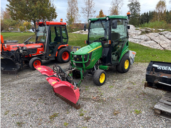 Traktor JOHN DEERE 1026R