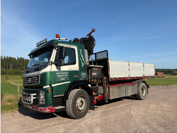 Truk derek VOLVO FM9