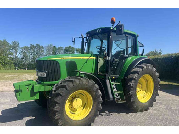 Traktor JOHN DEERE 6820