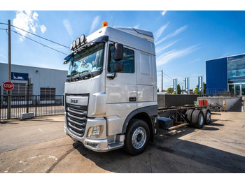 Truk sasis DAF XF 510