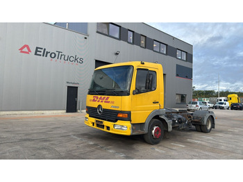 Truk sasis MERCEDES-BENZ Atego 815