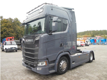 Tractor head SCANIA S 660 V8