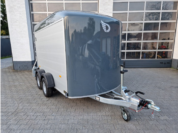 Trailer kotak tertutup