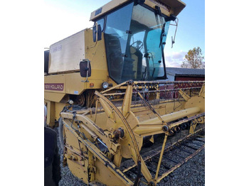 Pemanen gabungan NEW HOLLAND