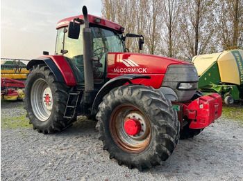 Traktor McCORMICK