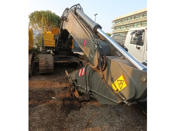 Ekskavator perayap VOLVO EC210B