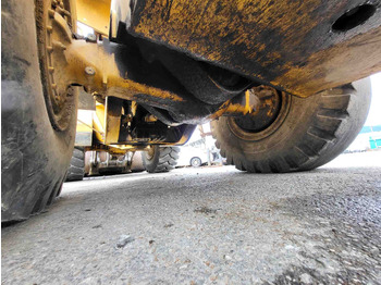 As roda belakang VOLVO