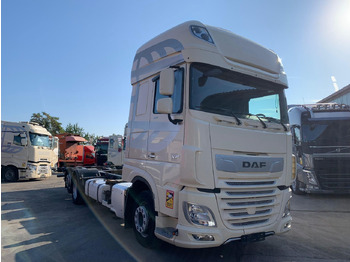 Truk sasis DAF XF 480