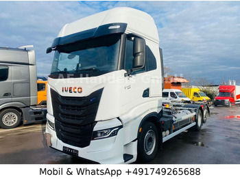 Pengangkut kontainer/ Container truck IVECO S-WAY