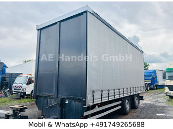 Trailer dengan terpal samping