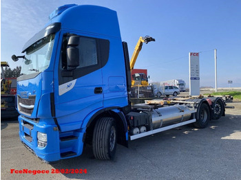 Pengangkut kontainer/ Container truck IVECO Stralis 460