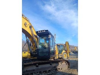 Ekskavator perayap CATERPILLAR 320FL